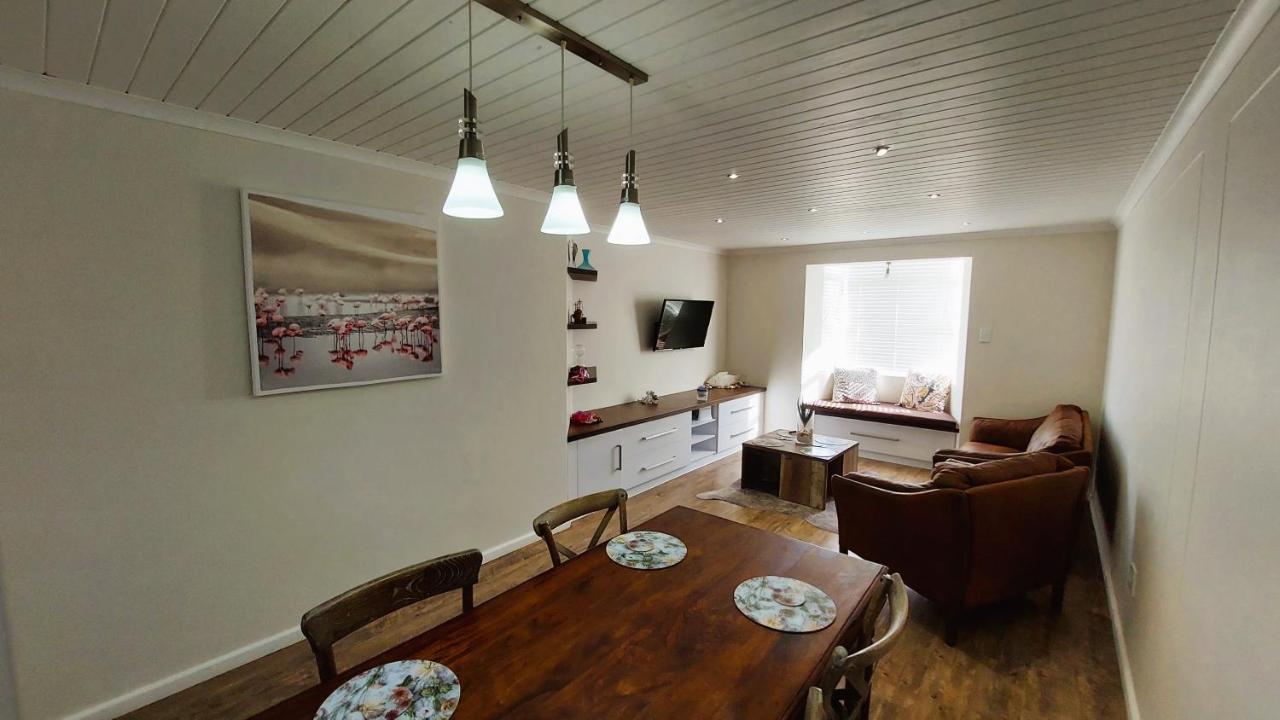 Nautilus 2 Bedroom Self-Catering Apartment Swakopmund Exterior photo
